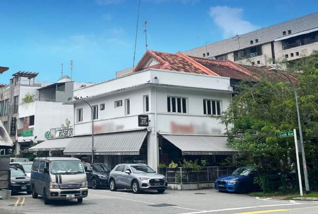 A prized, freehold non-conservation corner shophouse within the affluent Sixth Avenue Bukit Timah for sale