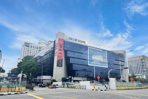 Portfolio Of Prime Retail Strata Units in Sim Lim Square For Sale